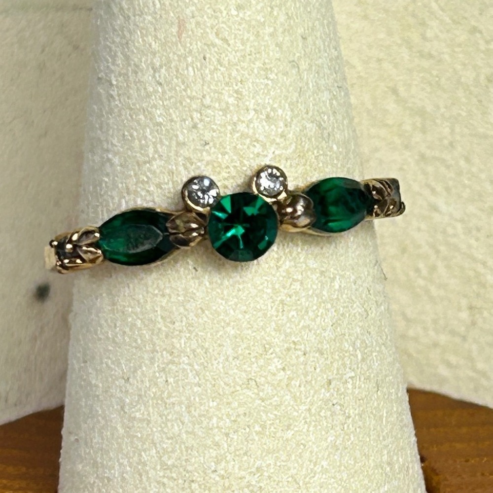 Disney Mickey Mouse Emerald Green Marquise Gold Tone Ring Size 6